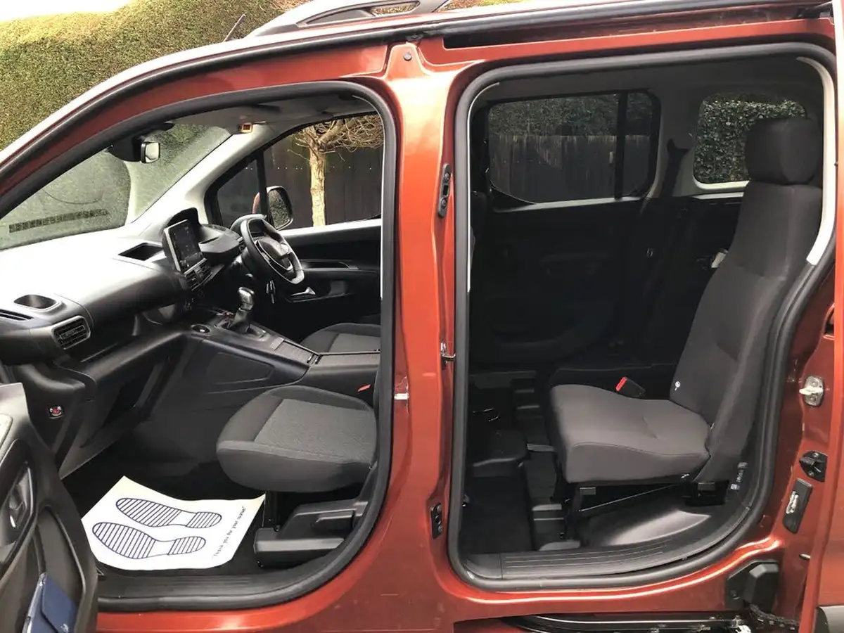 2020-peugeot-rifter-15-bluehdi-allure-100bhp-standard-big-9
