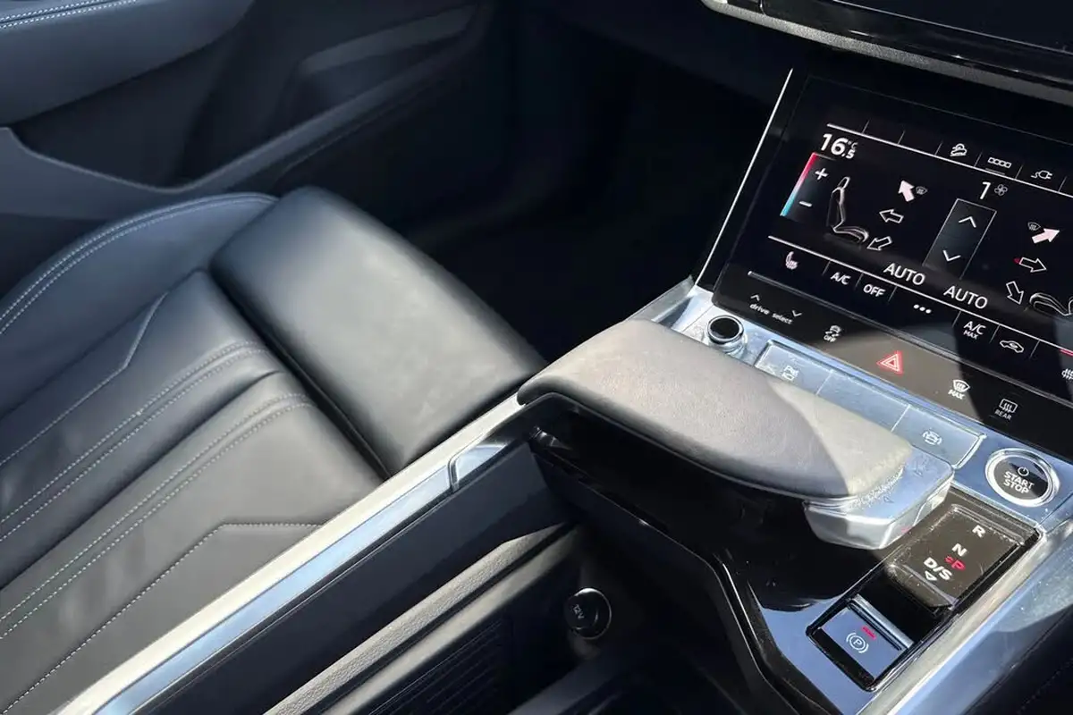 2024-audi-q8-e-tron-50e-black-edition-suv-big-14