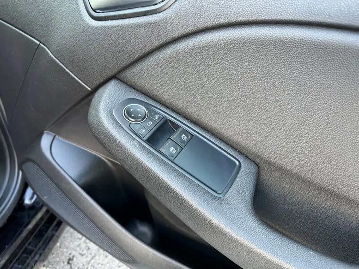 2020-renault-clio-15dci-iconic-90ps-ss-big-45