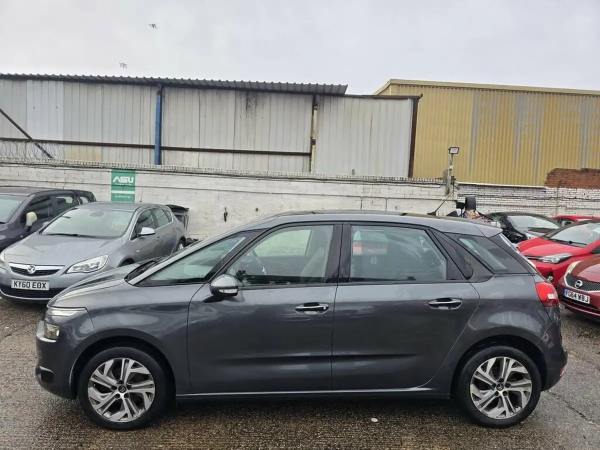 2016-citroen-c4-picasso-16bluehdi-vtr-100ps-big-5