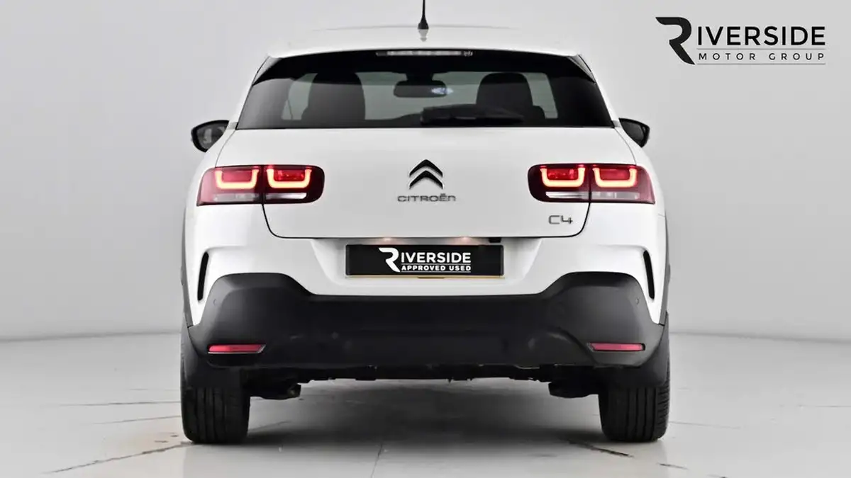 2018-citroen-c4-cactus-12-puretech-flair-110ps-eat6-big-4