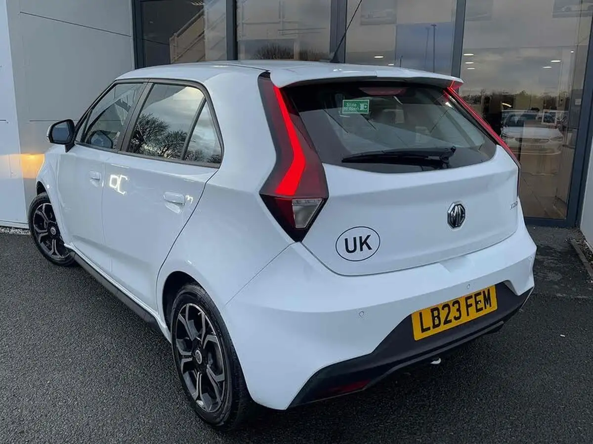 2023-mg-mg3-15-vti-tech-exclusive-nav-big-5
