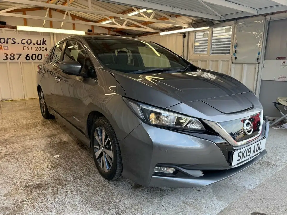 2019-nissan-leaf-e-acenta-big-3