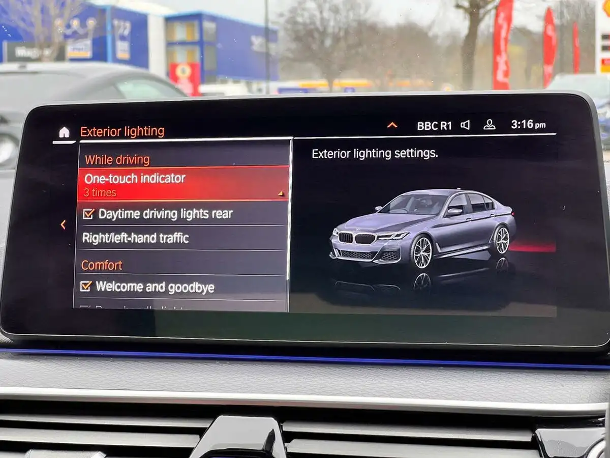 2022-bmw-5-series-20td-520d-xdrive-m-sport-mht-saloon-4d-big-47