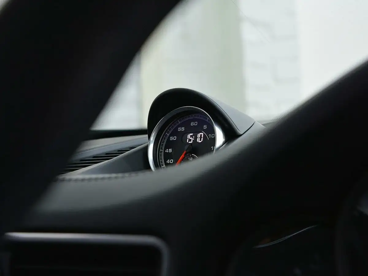 2015-porsche-911-34-carrera-black-edition-coupe-pdk-big-18