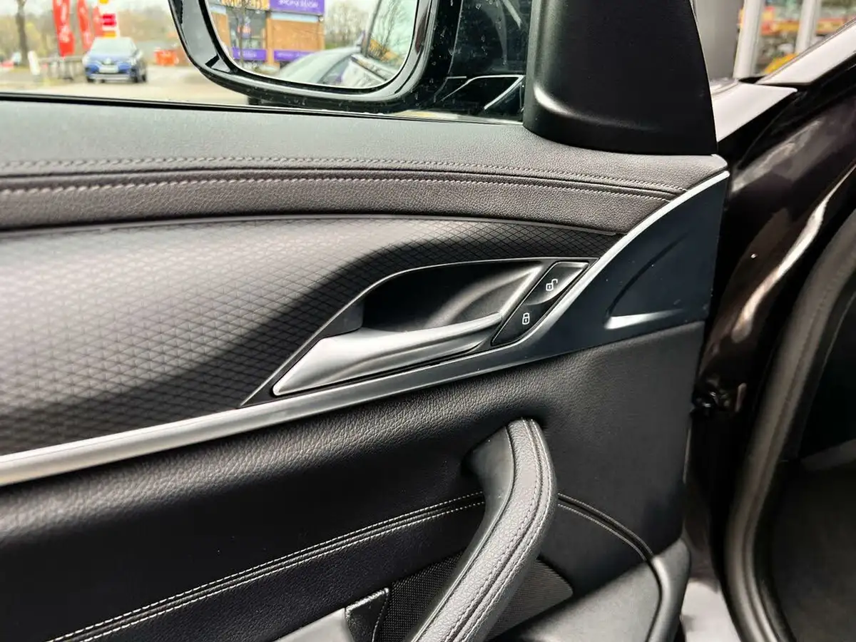 2022-bmw-5-series-20td-520d-xdrive-m-sport-mht-saloon-4d-big-19