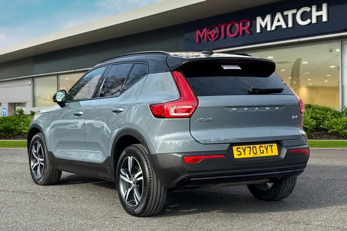 2020-volvo-xc40-20-b4-r-design-awd-big-1