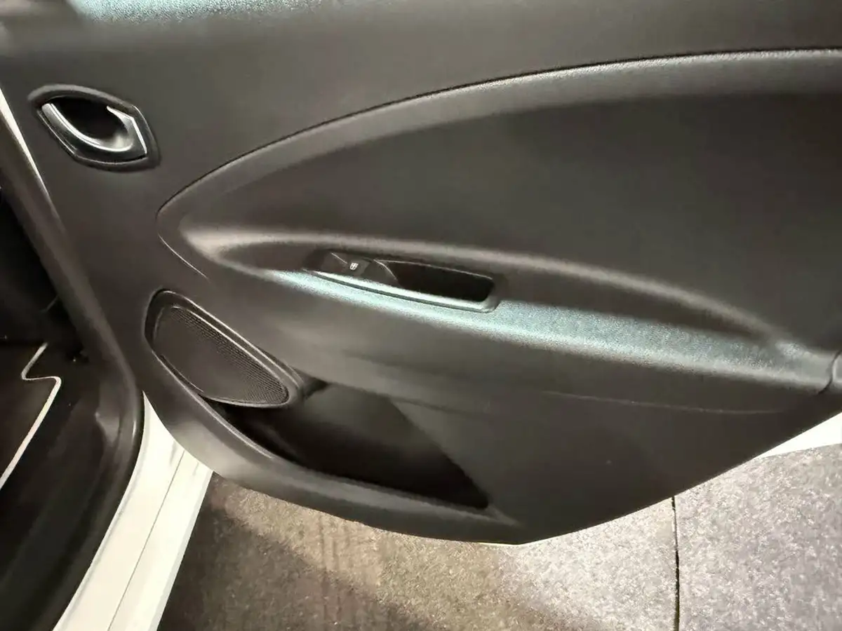 2020-renault-zoe-e-i-gt-line-big-32