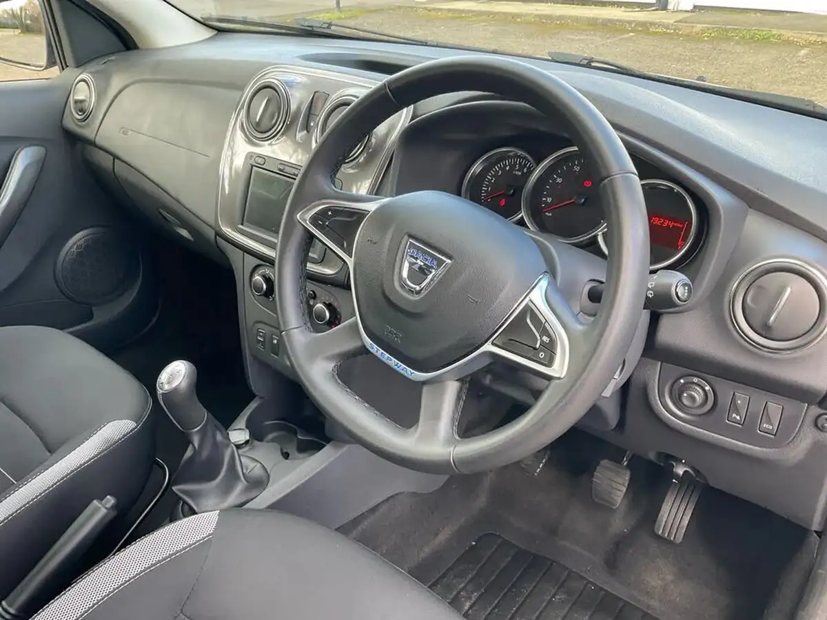 2019-dacia-sandero-stepway-09-tce-comfort-big-25