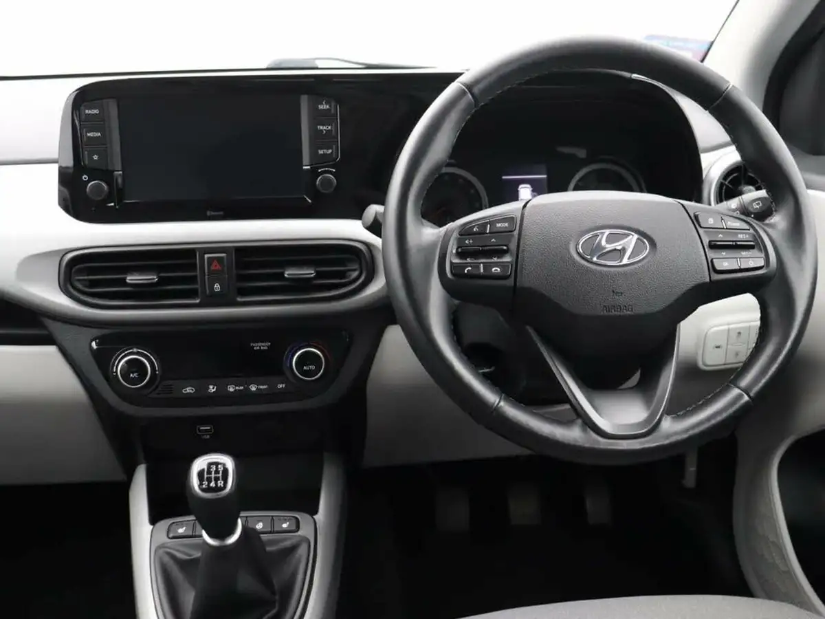 2021-hyundai-i10-10-premium-big-13