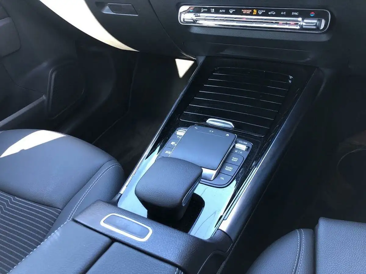 2021-mercedes-benz-gla-class-13-gla-180-sport-executive-1332cc-big-18