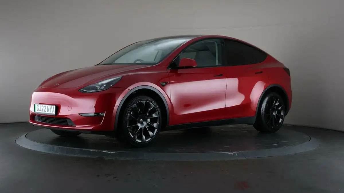 2022-tesla-model-y-e-long-range-big-41
