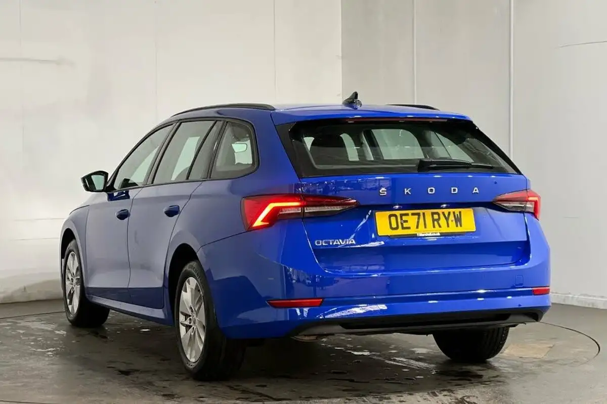 2022-skoda-octavia-20tdi-se-technology-150ps-estate-big-19