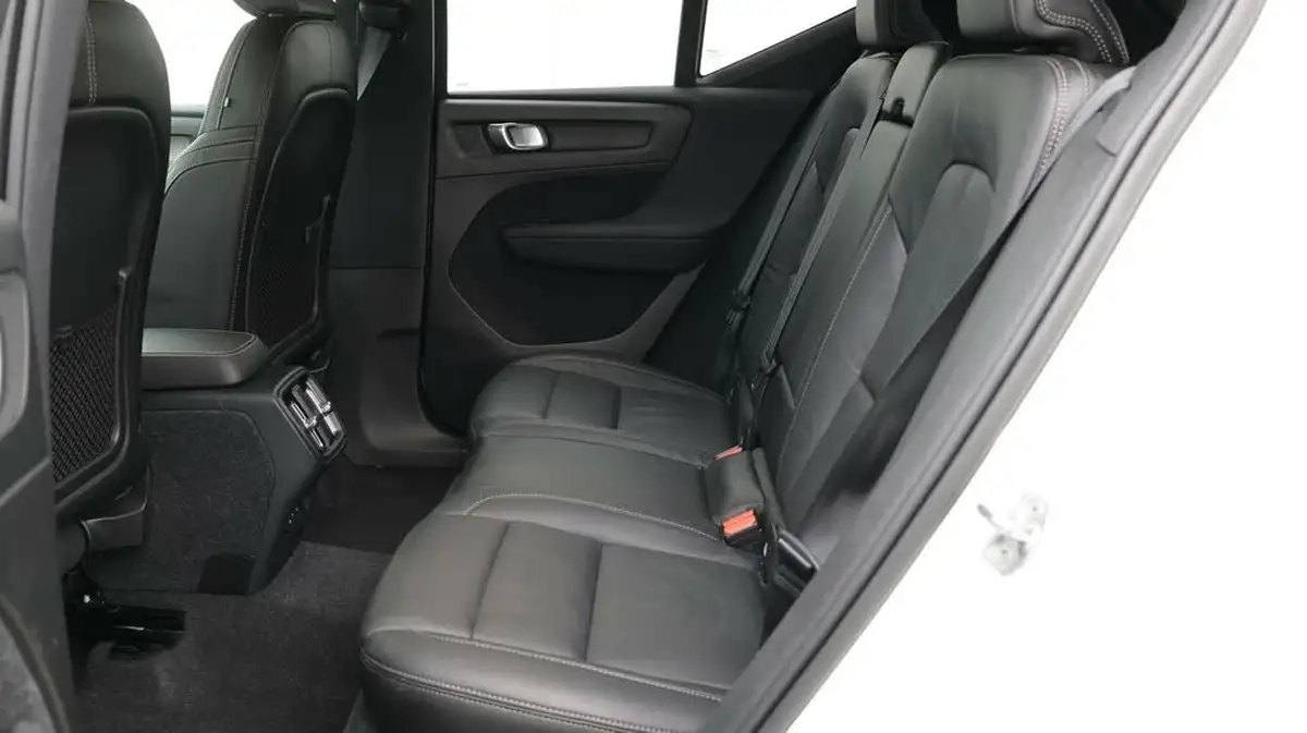2021-volvo-xc40-15-t3-inscription-163bhp-geartronic-big-16
