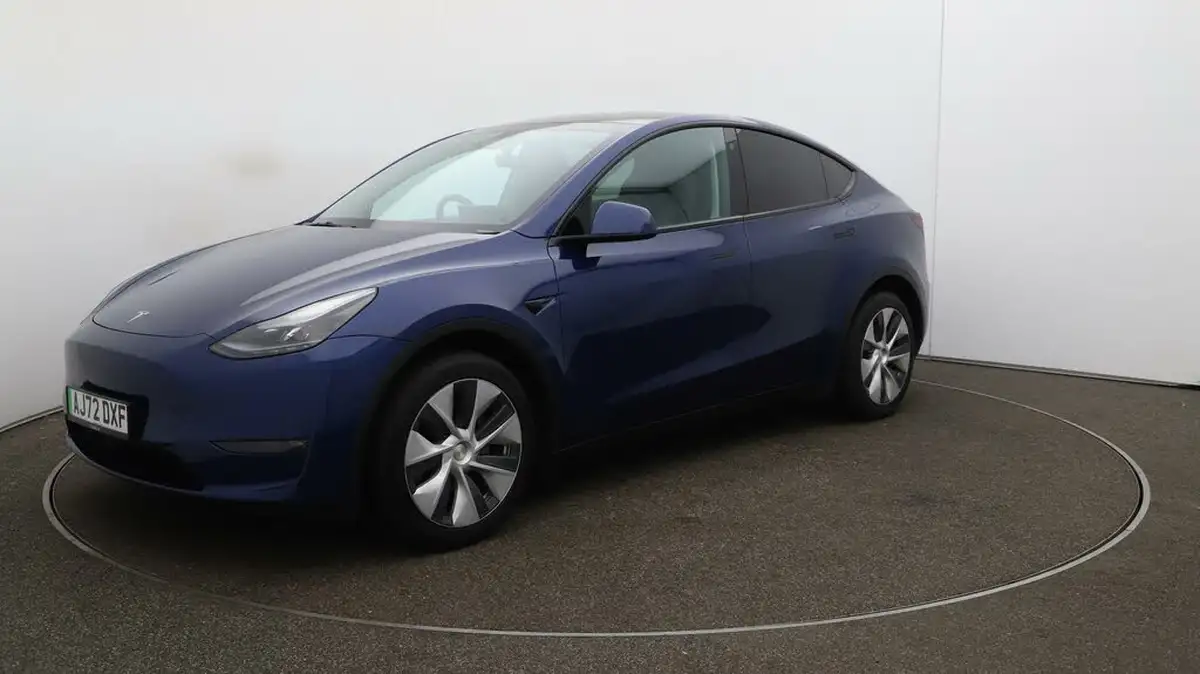 2022-tesla-model-y-e-long-range-big-3