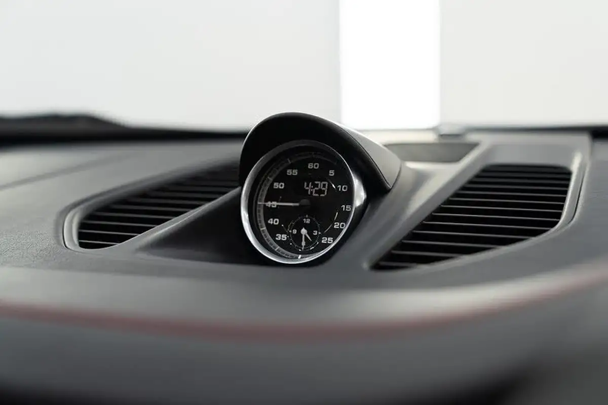 2018-porsche-911-30-targa-4-gts-450ps-pdk-big-13