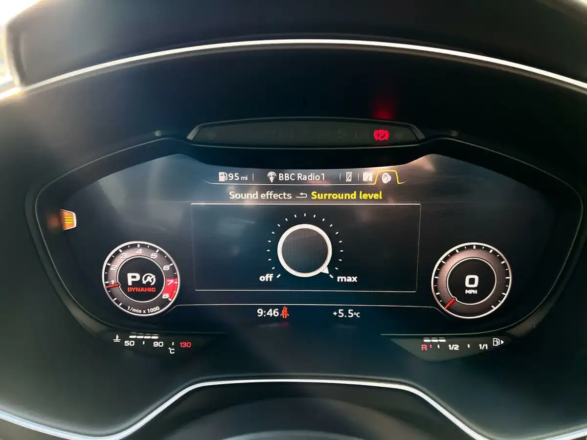 2020-audi-tt-roadster-25-tfsi-rs-audi-sport-edition-big-48