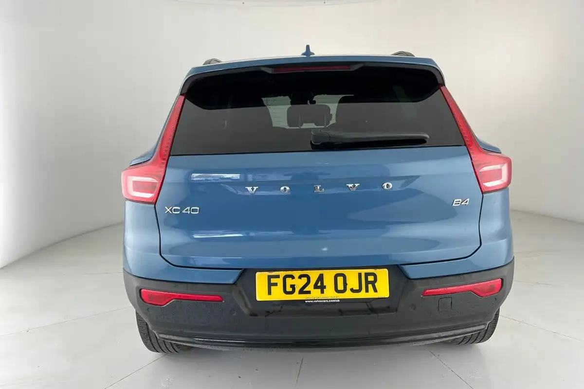 2024-volvo-xc40-20-b4-plus-big-20
