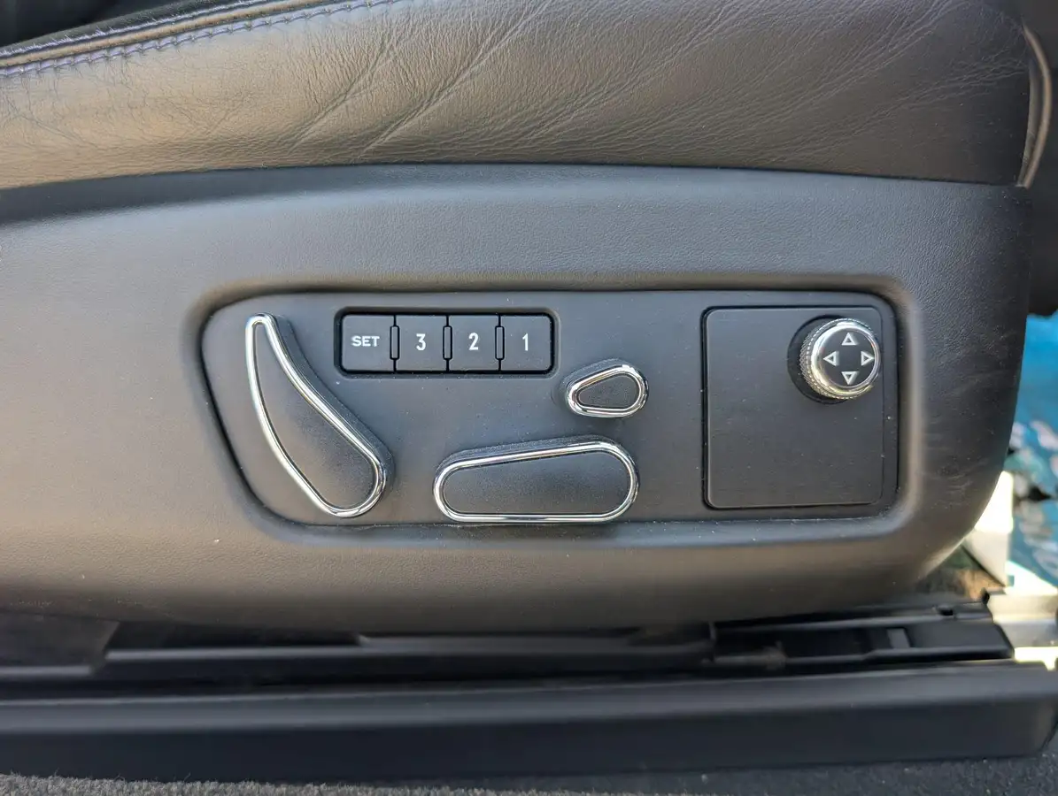 2012-bentley-continental-40-gtc-v8-big-17