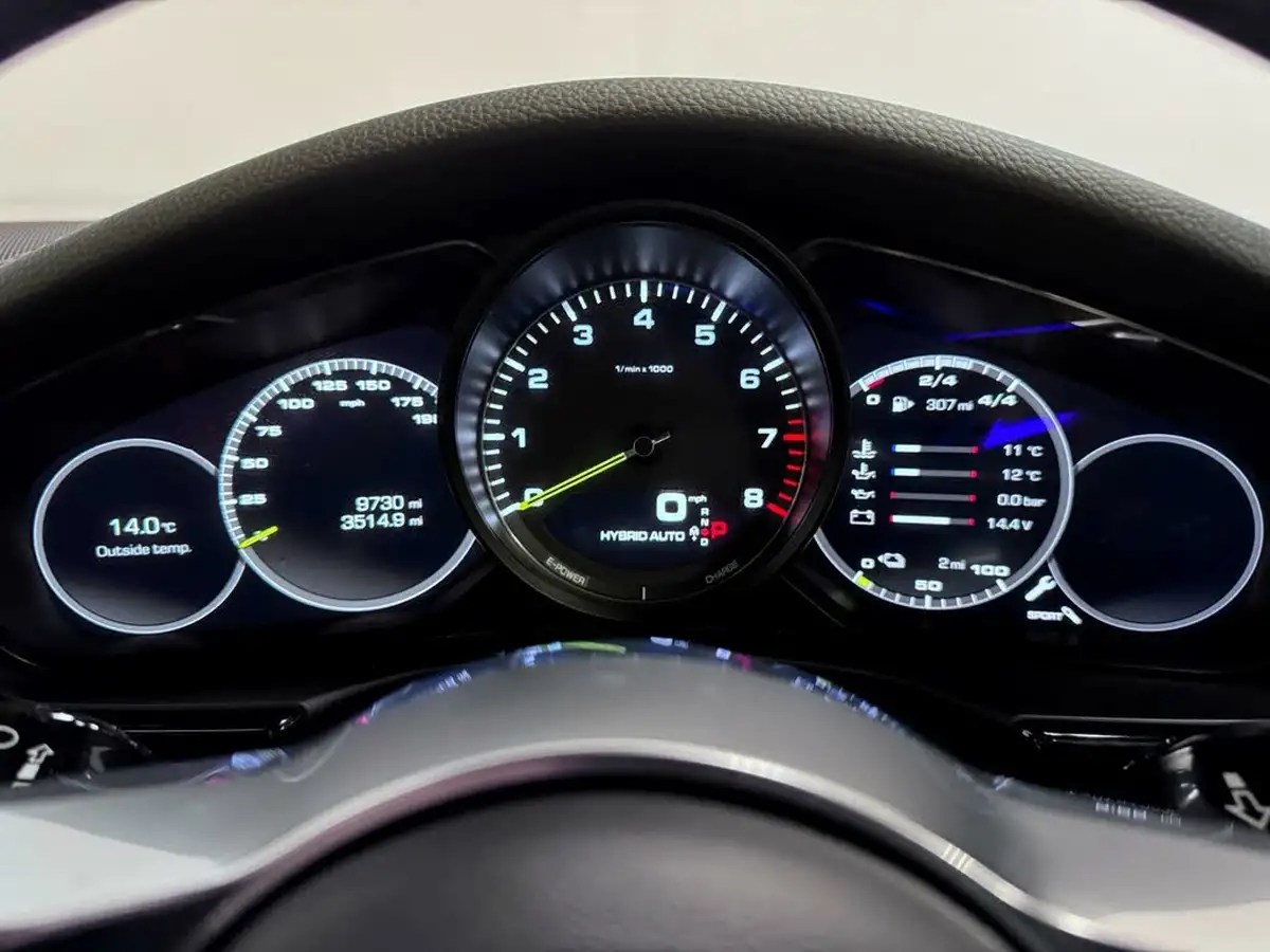 2018-porsche-panamera-29-v6-4-e-hybrid-sport-turismo-big-38