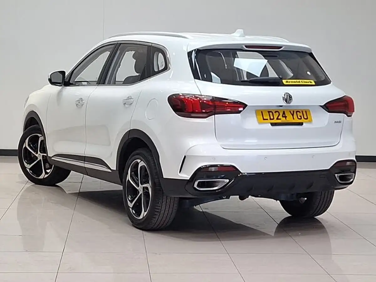 2024-mg-hs-15t-gdi-se-162ps-1490cc-big-1