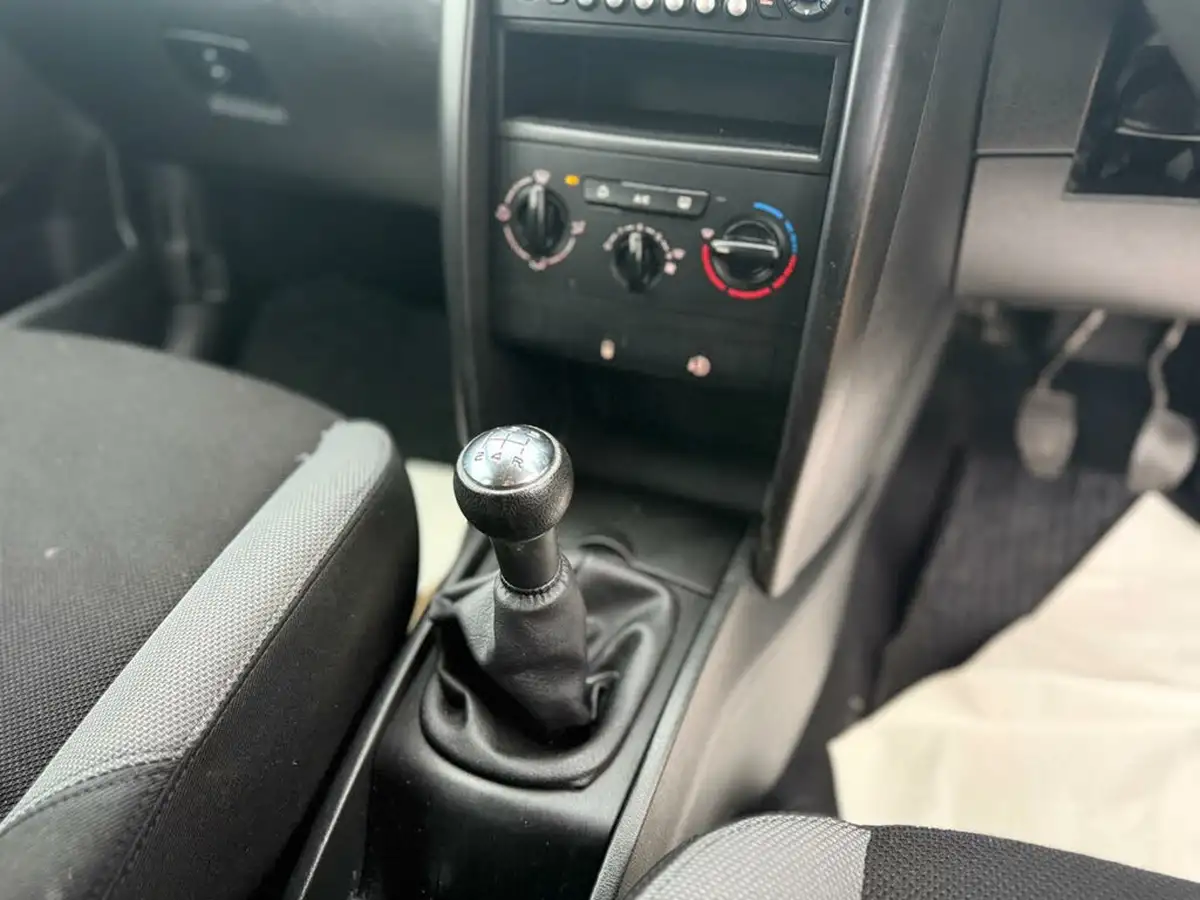 2008-peugeot-207-sw-16td-s-16hdi-big-22