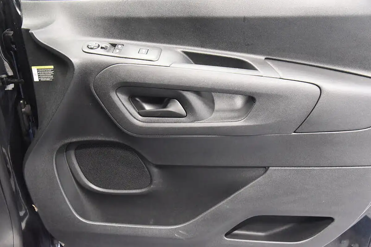 2021-citroen-berlingo-15bluehdi-1000-enterprise-100pseu6dt-e-ss-panel-big-19
