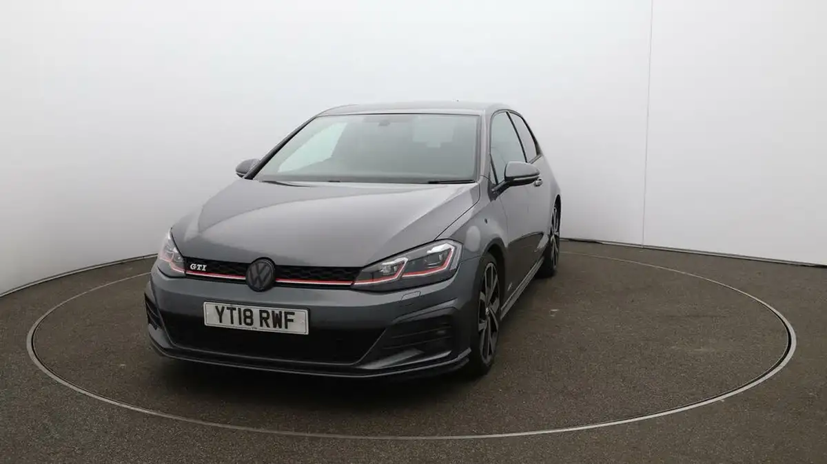 2018-volkswagen-golf-20-tsi-gti-3d-dsg-big-30