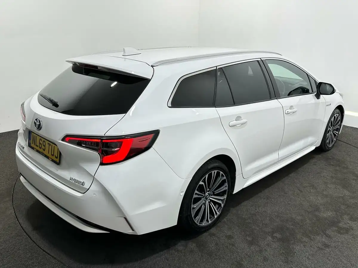 2019-toyota-corolla-18-vvt-i-excel-trk-touring-sports-big-48