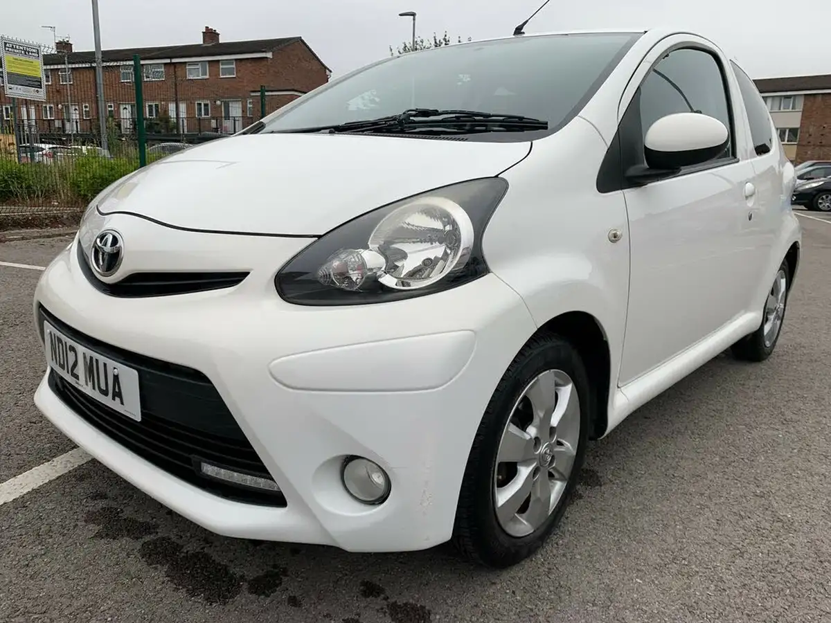 2012-toyota-aygo-10-aygo-fire-3d-big-3