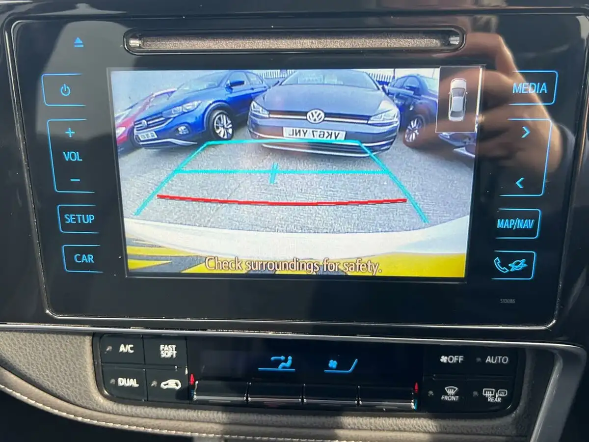 2017-toyota-auris-18-vvt-i-hsd-excel-estate-big-24