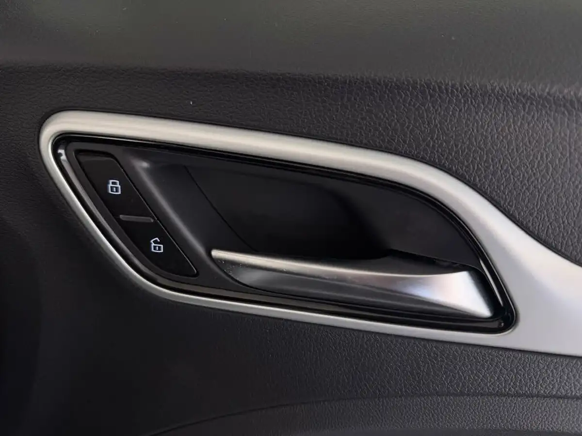 2022-mg-zs-suv-e-trophy-ev-156ps-long-range-big-16
