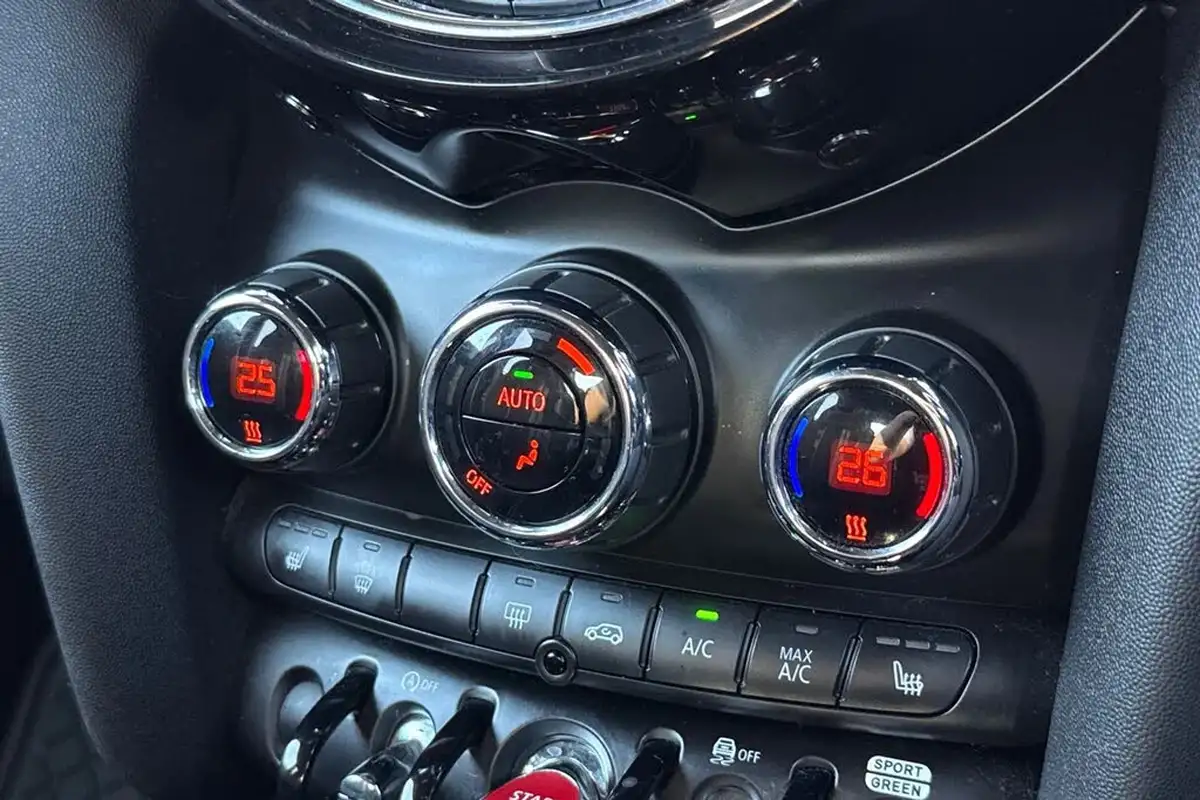 2019-mini-cooper-15-cooper-sport-ss-hatchback-5d-big-21