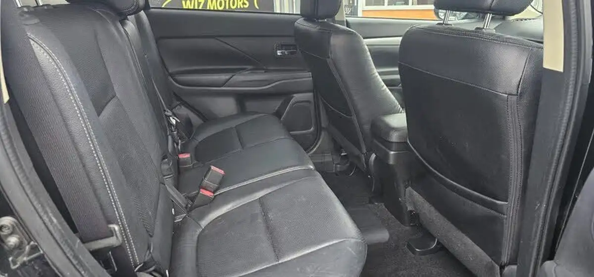 2015-mitsubishi-outlander-20-gx4h-big-10