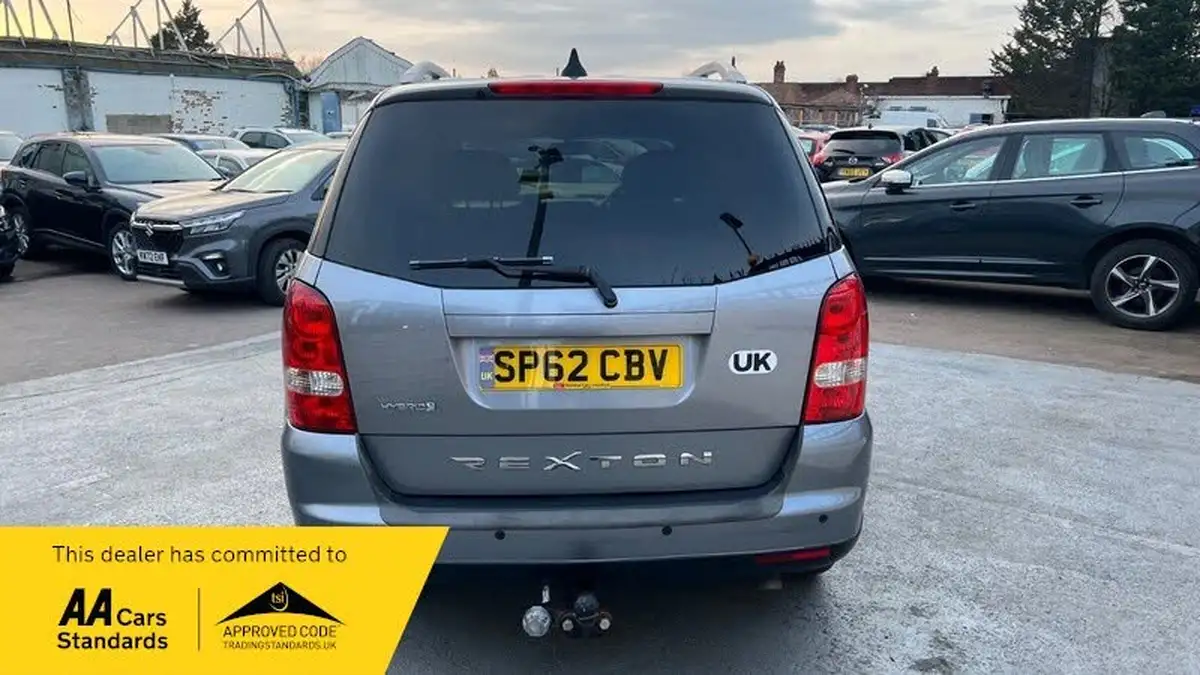 2012-kgm-ssangyong-rexton-27td-ex-big-3