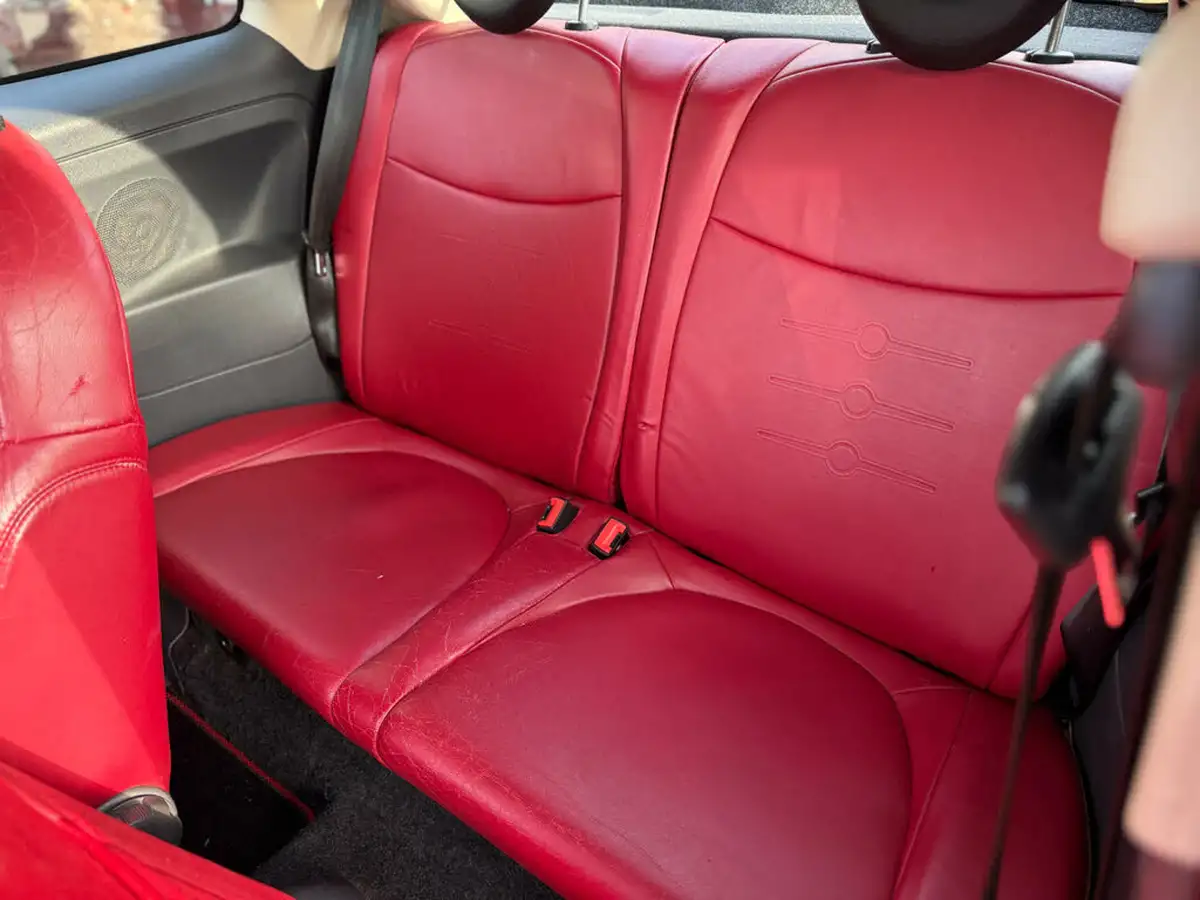 2010-fiat-500-09-lounge-twinair-ss-big-37