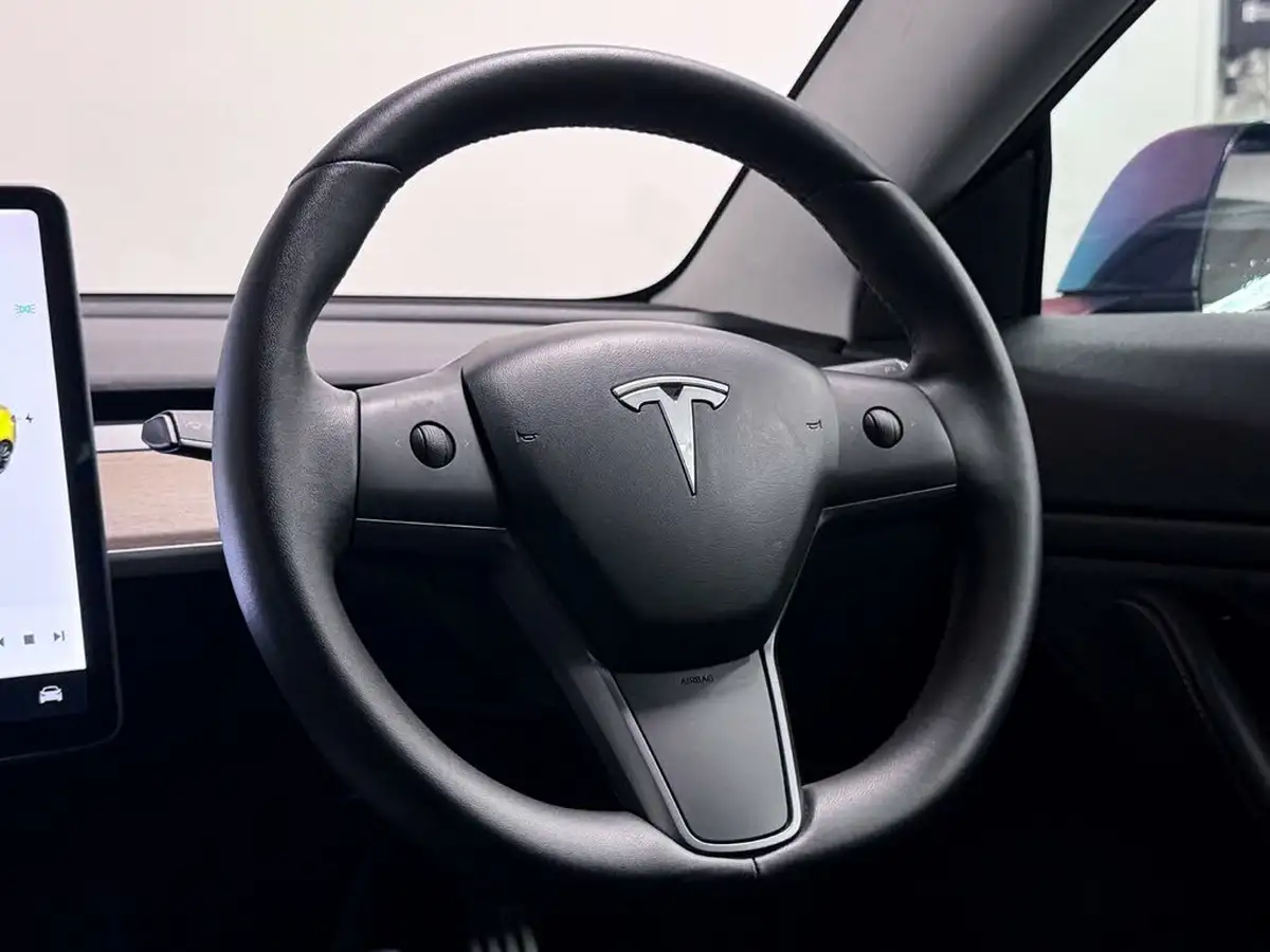 2020-tesla-model-3-e-performance-big-28