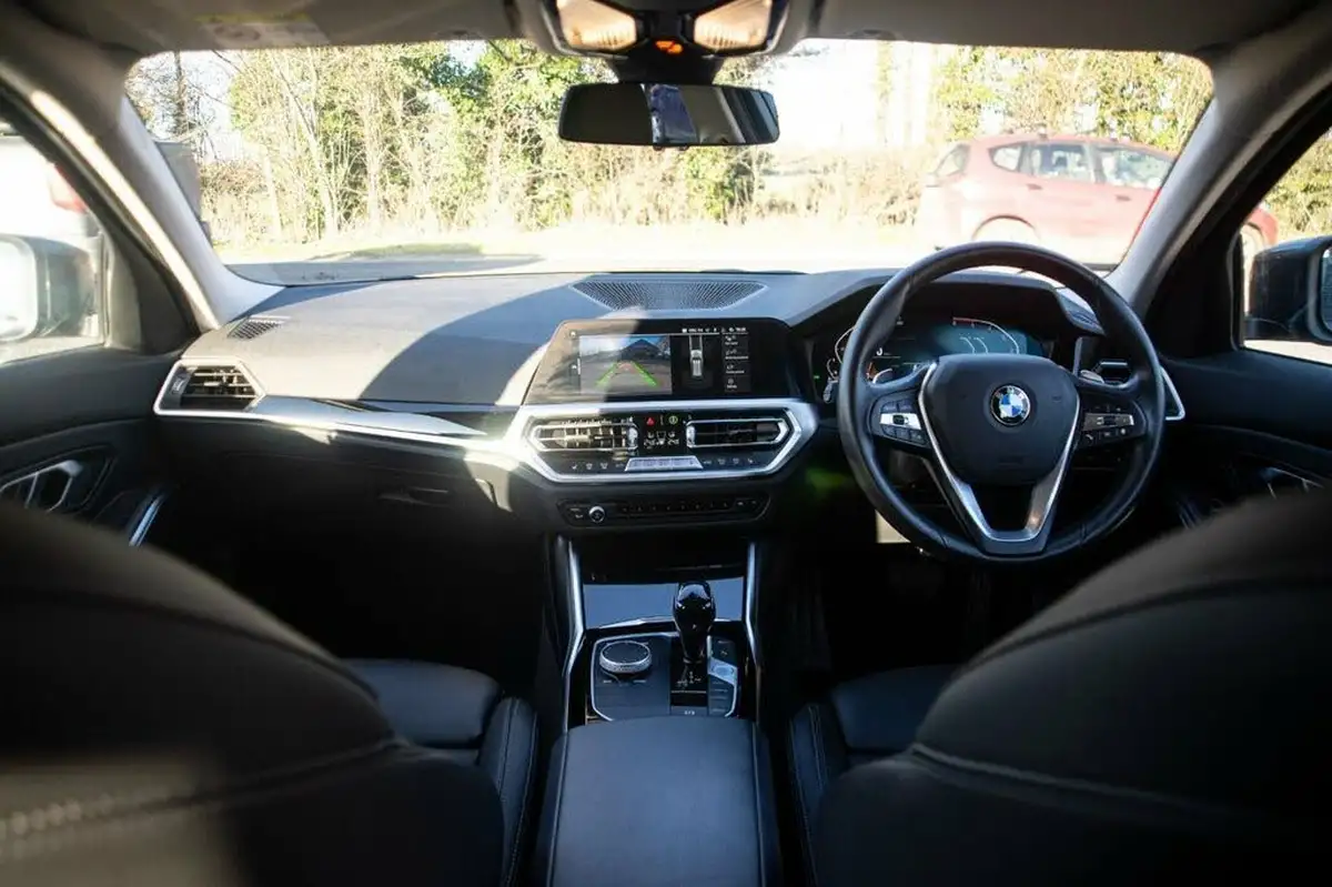 2022-bmw-3-series-20td-320d-se-pro-touring-5d-big-2