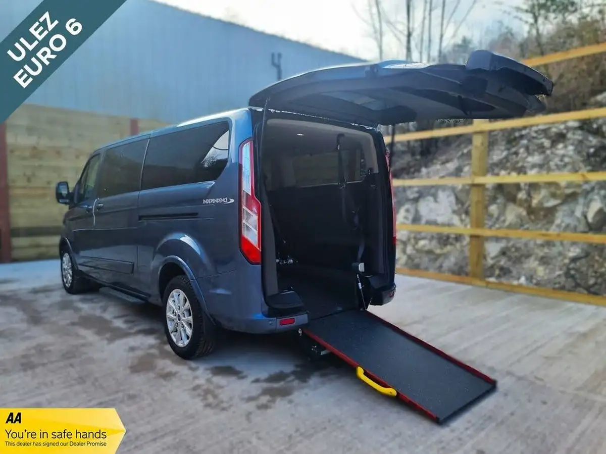 2022-ford-tourneo-custom-20tdci-320-l1-titanium-130pseu6dt-auto-big-0