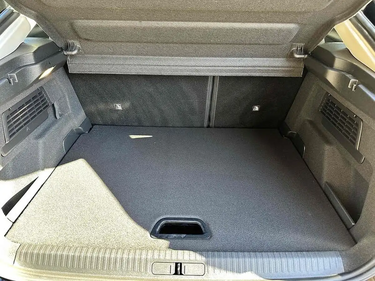 2022-citroen-c4-12-puretech-shine-130ps-big-18