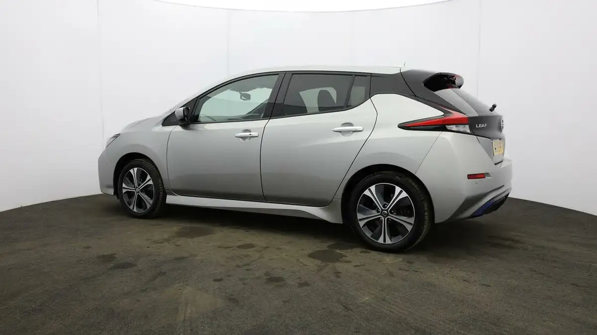 2021-nissan-leaf-e-e-n-connecta-big-47