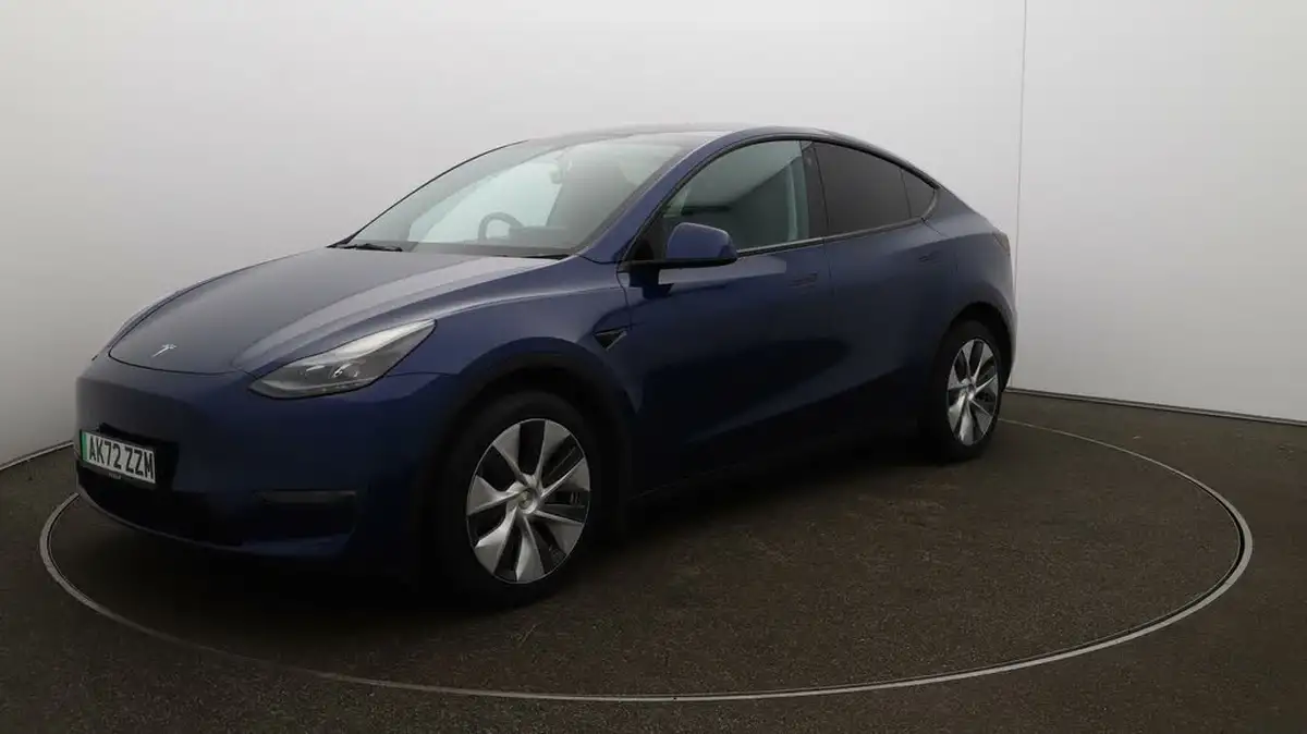 2022-tesla-model-y-e-long-range-big-3