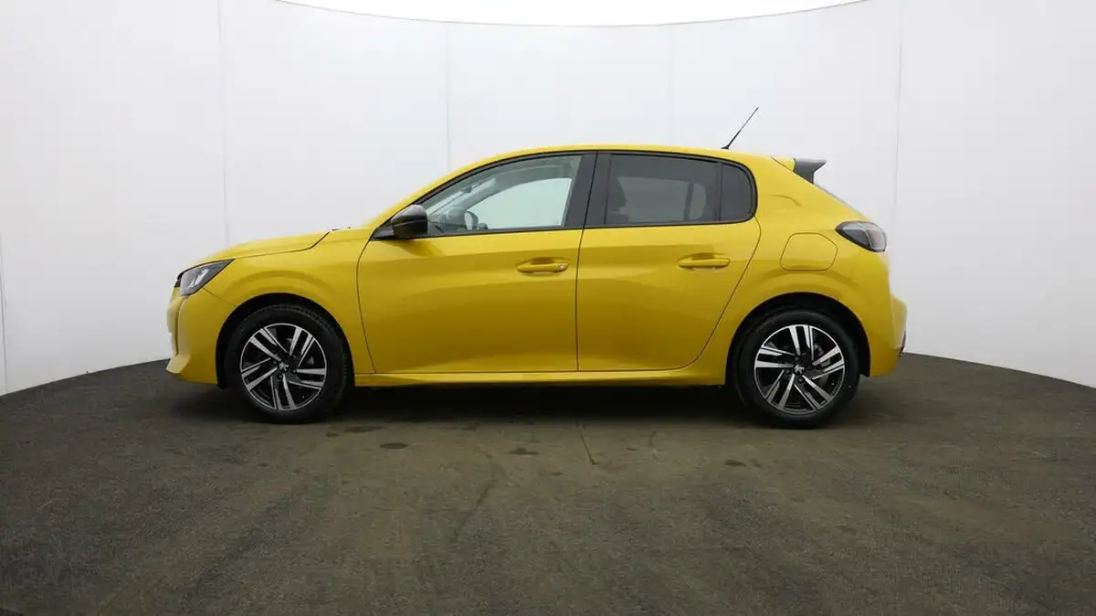 2023-peugeot-208-12-puretech-allure-premium-130ps-eat8-big-66