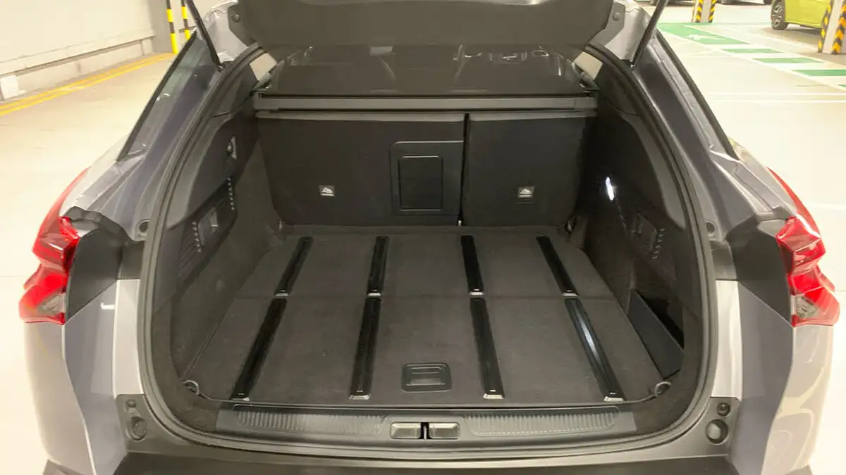 2023-citroen-c5-x-16-puretech-shine-225ps-plug-in-hybrid-e-eat8-big-18