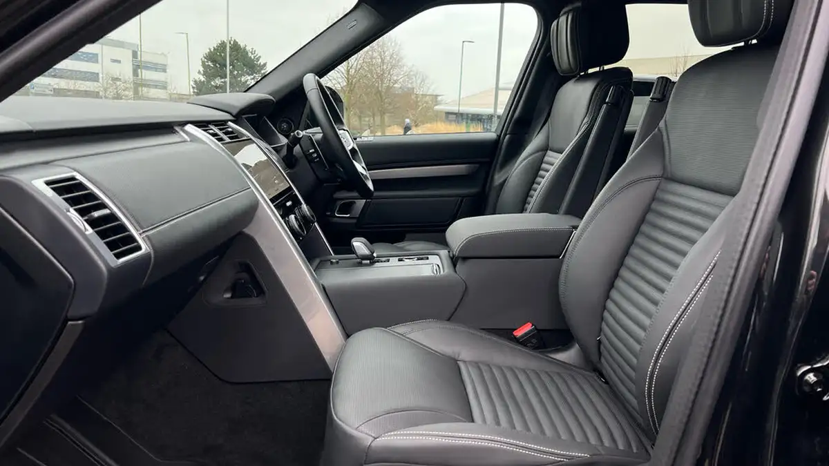2024-land-rover-discovery-30-d350-dynamic-hse-big-2