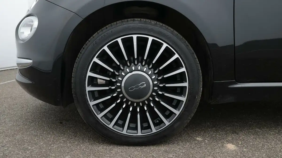 2019-fiat-500-12-lounge-ss-big-18