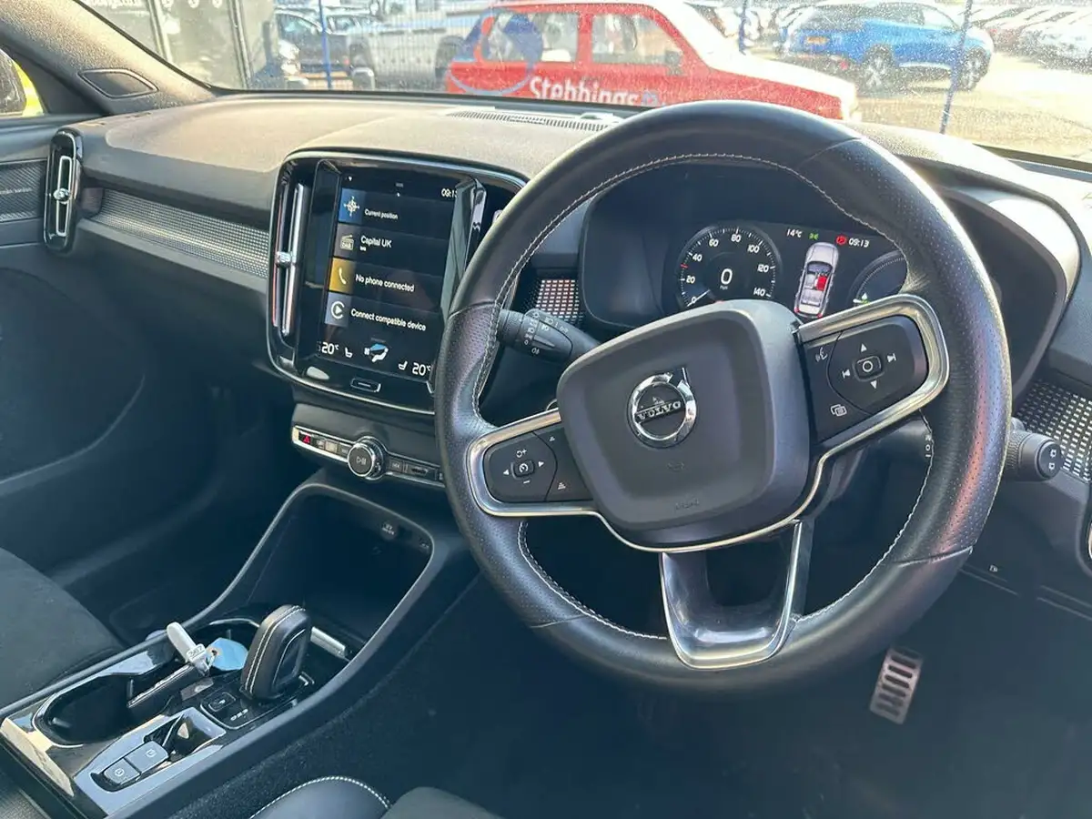 2021-volvo-xc40-15-t5-r-design-pro-262bhp-big-2