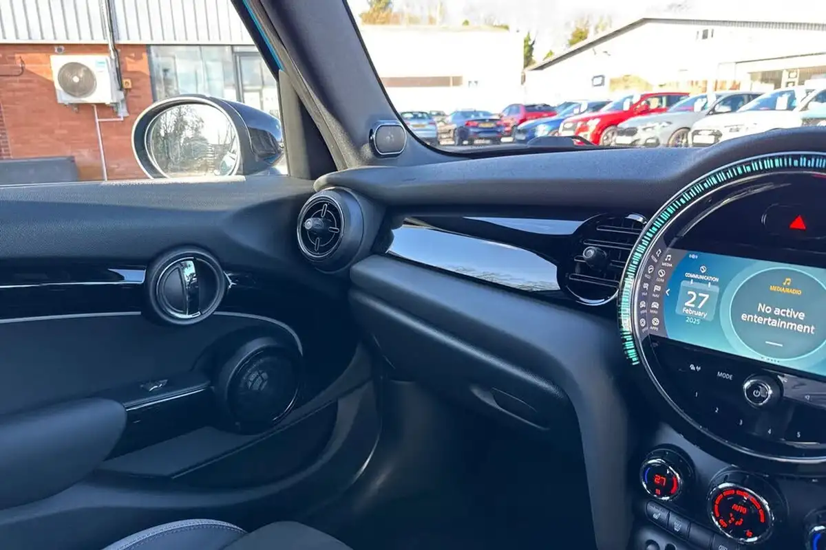 2021-mini-cooper-15-cooper-sport-hatchback-5d-auto-big-40