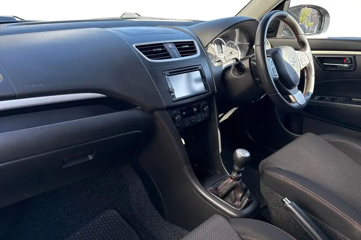 2016-suzuki-swift-16-sport-5d-big-8