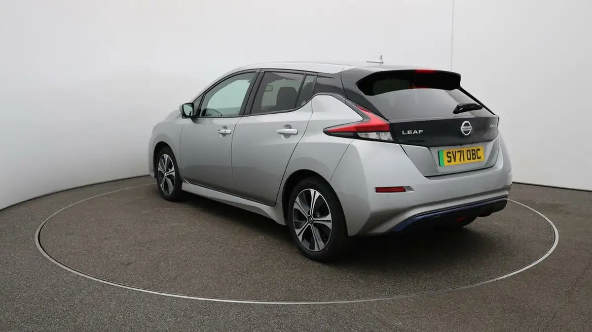 2021-nissan-leaf-e-tekna-big-55